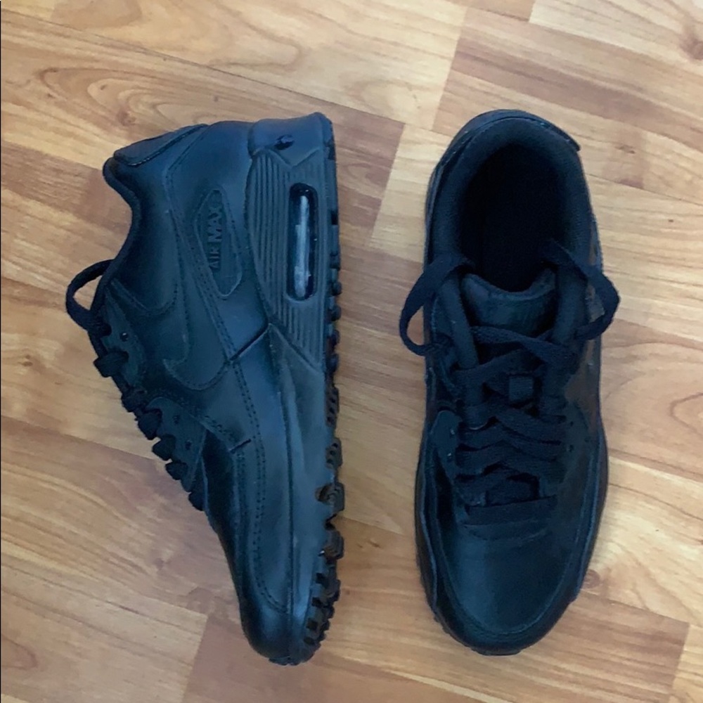 Nike Air Max (Boys Y4)